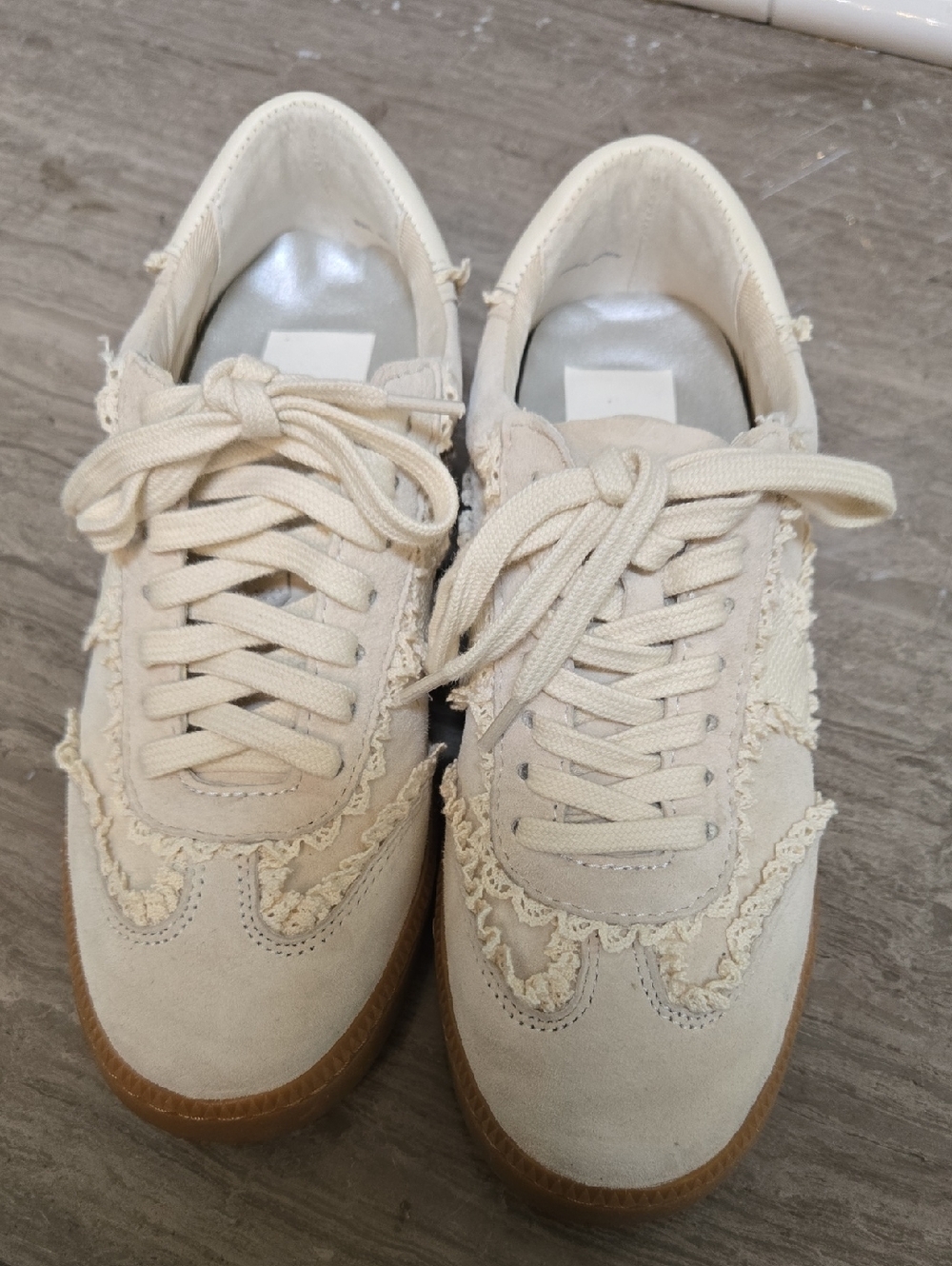 Dolce Vita Cream Lace-Trim Sneakers with Gum Sole Size 6
